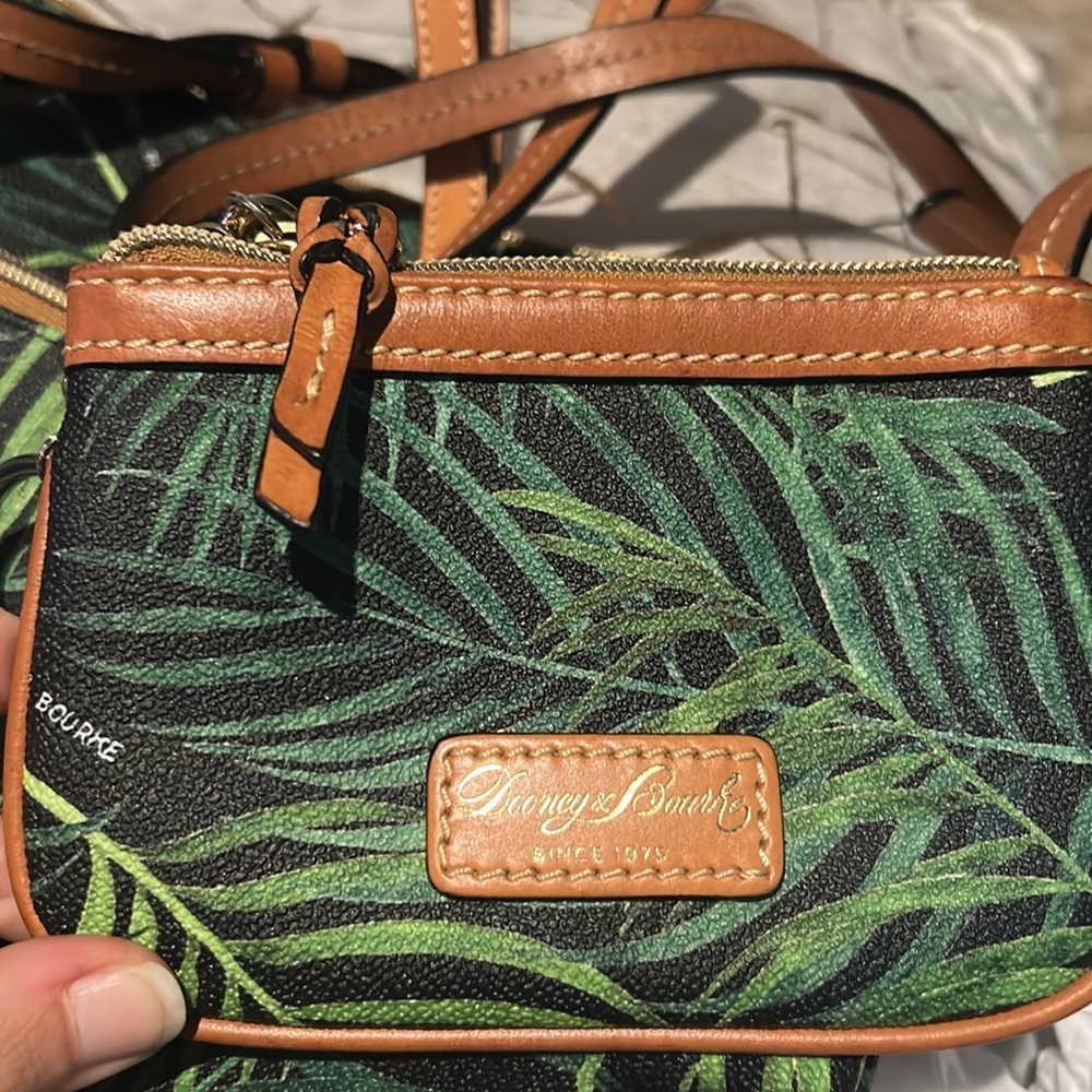 Dooney & Bourke Siesta SET Green Palm Print Crossbody Bag with Tan Trim - Picture 10 of 13